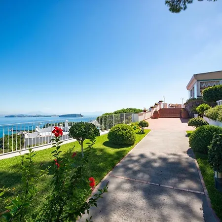 Ireos Hotel 3*