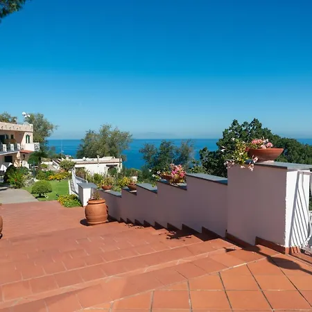 Ireos Hotel