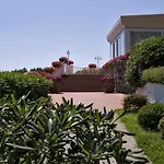Ireos Hotell 3*