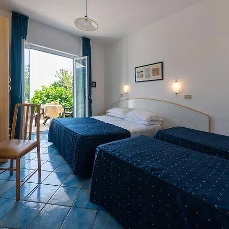 Hotel Ireos 3*