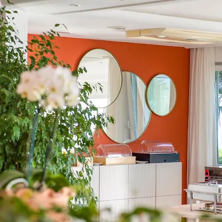 Ireos Hotel
