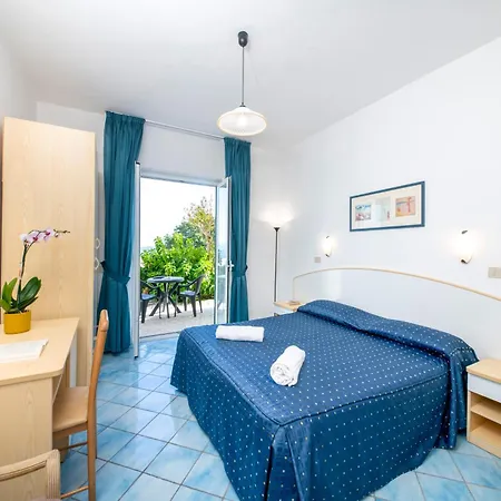 Hotel Ireos 3*