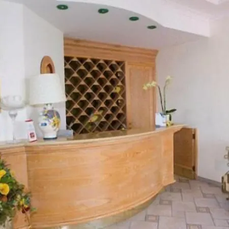 Ireos Hotel