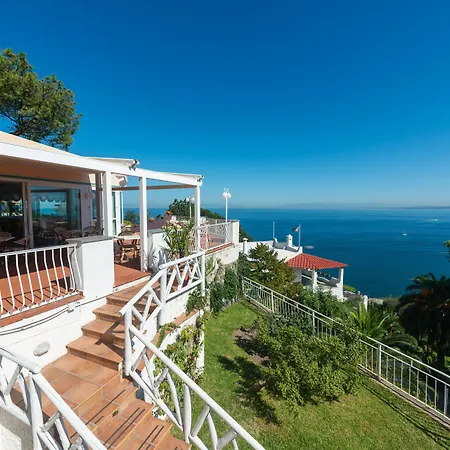 Ireos Hotel 3*