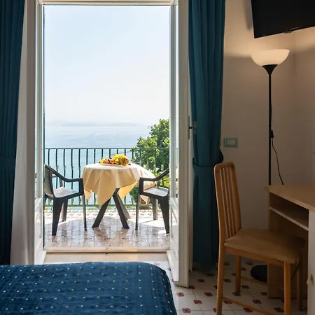 Ireos Hotel